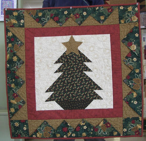 Deck the Halls Quilt